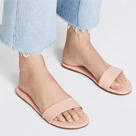 Shoes - ❗️SOLD❗️NWOT - TKEES “Alex” Sandal Slides